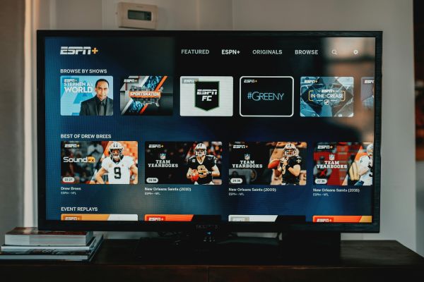 Top astuces pour accéder à des chaînes TV en streaming gratuites